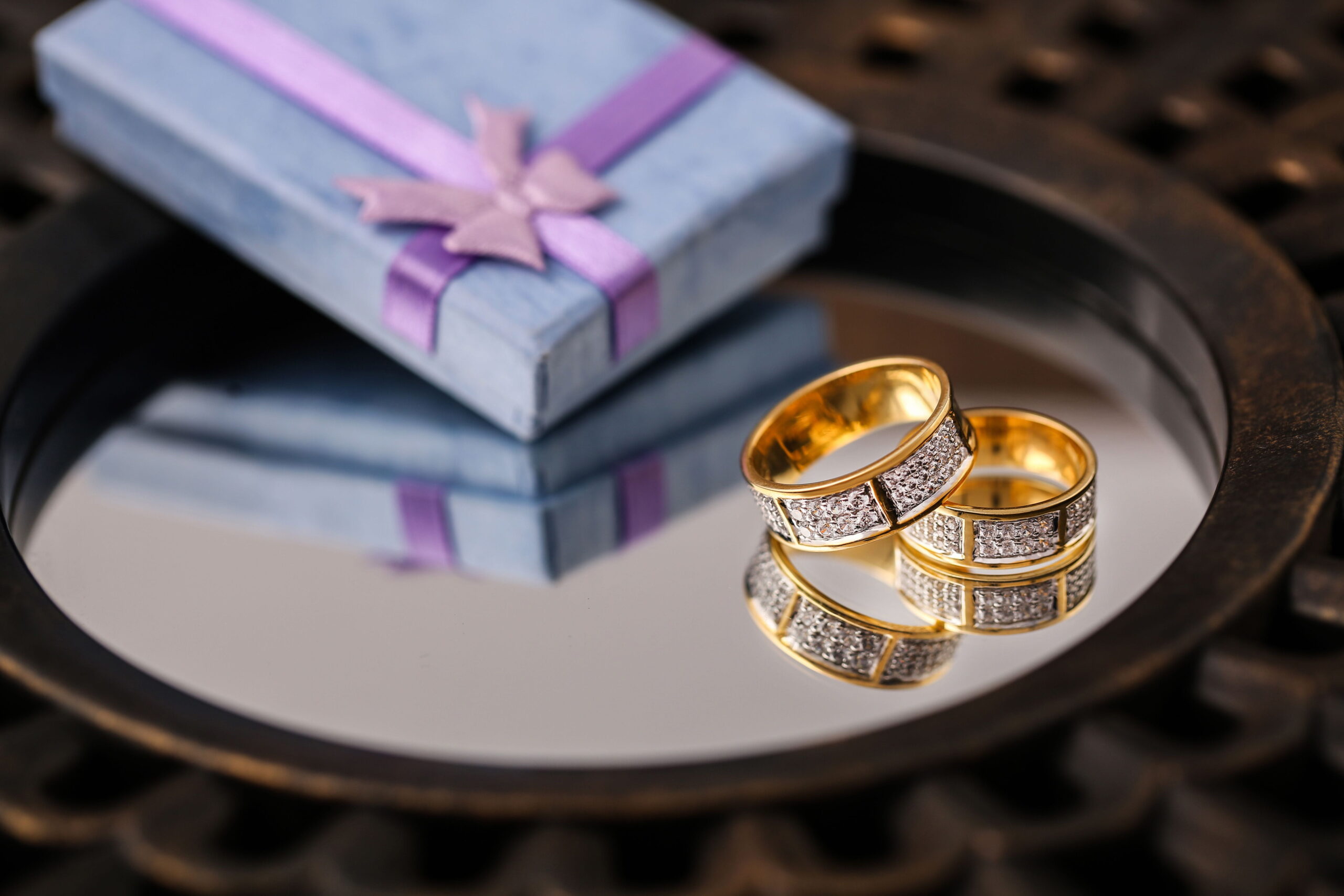 Choosing gifts for newly married wife